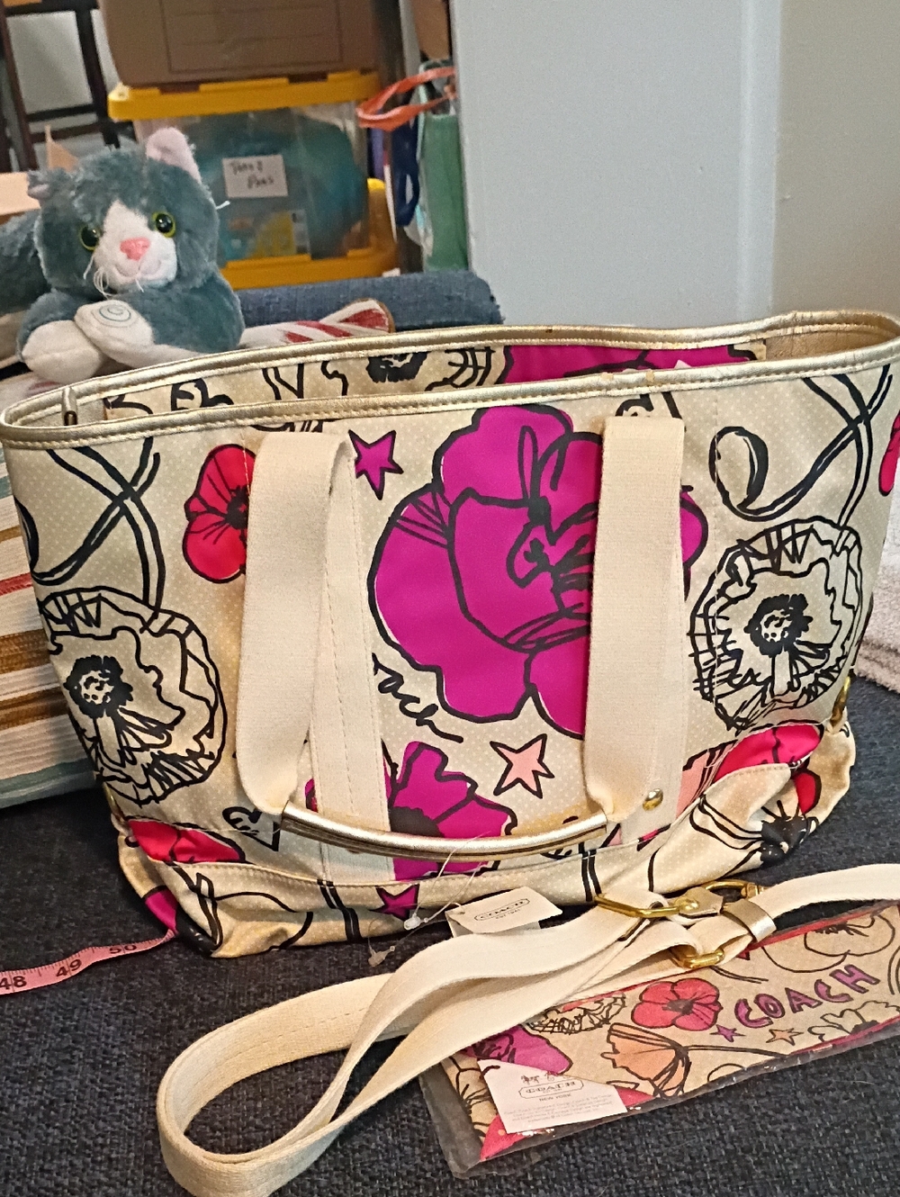 NWT COACH KYRA Floral SILKY  Tote Bag in Cream and Hot Pink POPPIES